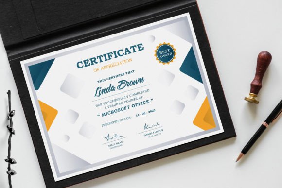 Crafting Lasting Recognition: The Editable Traditional Certificate